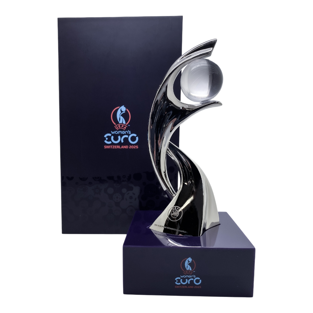 UEFA Women's EURO 2025 – Pokal auf Acrylsockel (150 mm)