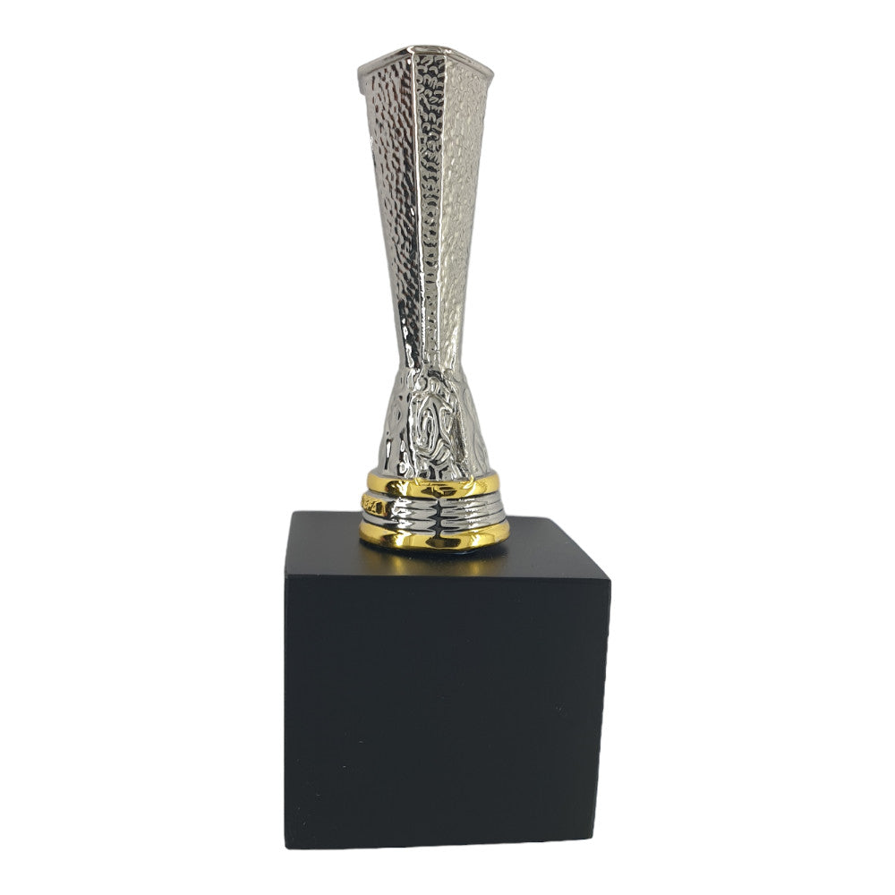 UEFA Europa League – Pokal auf Holzsockel (45 mm)