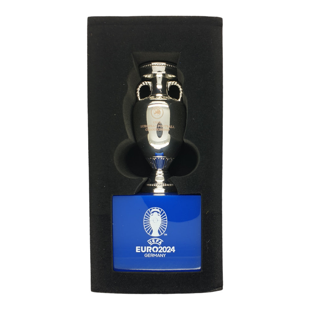 EURO 2024 - Pokal auf Holzsockel (70 mm)