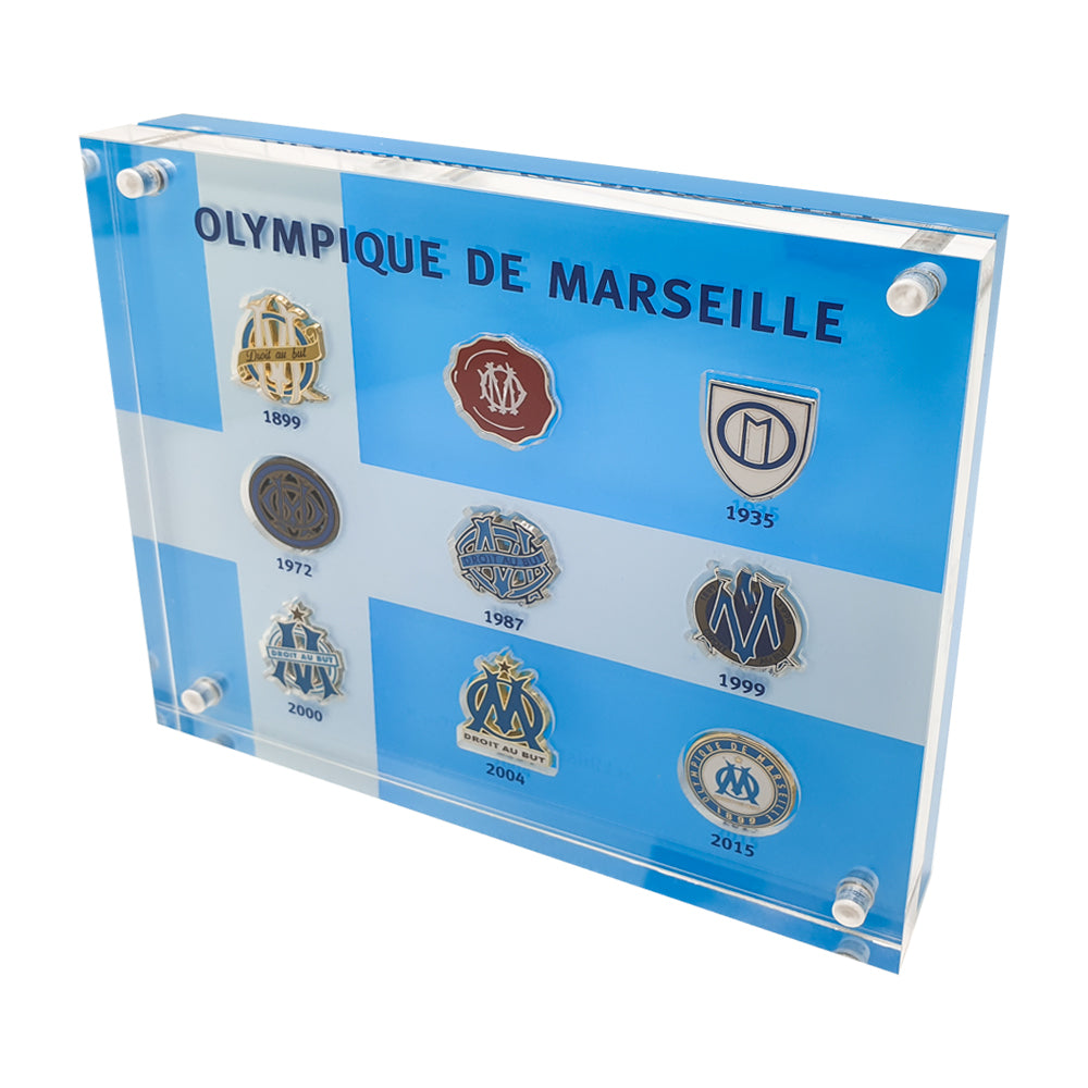 Olympique Marseille – Pin Acrylaufsteller "Historische Logos"
