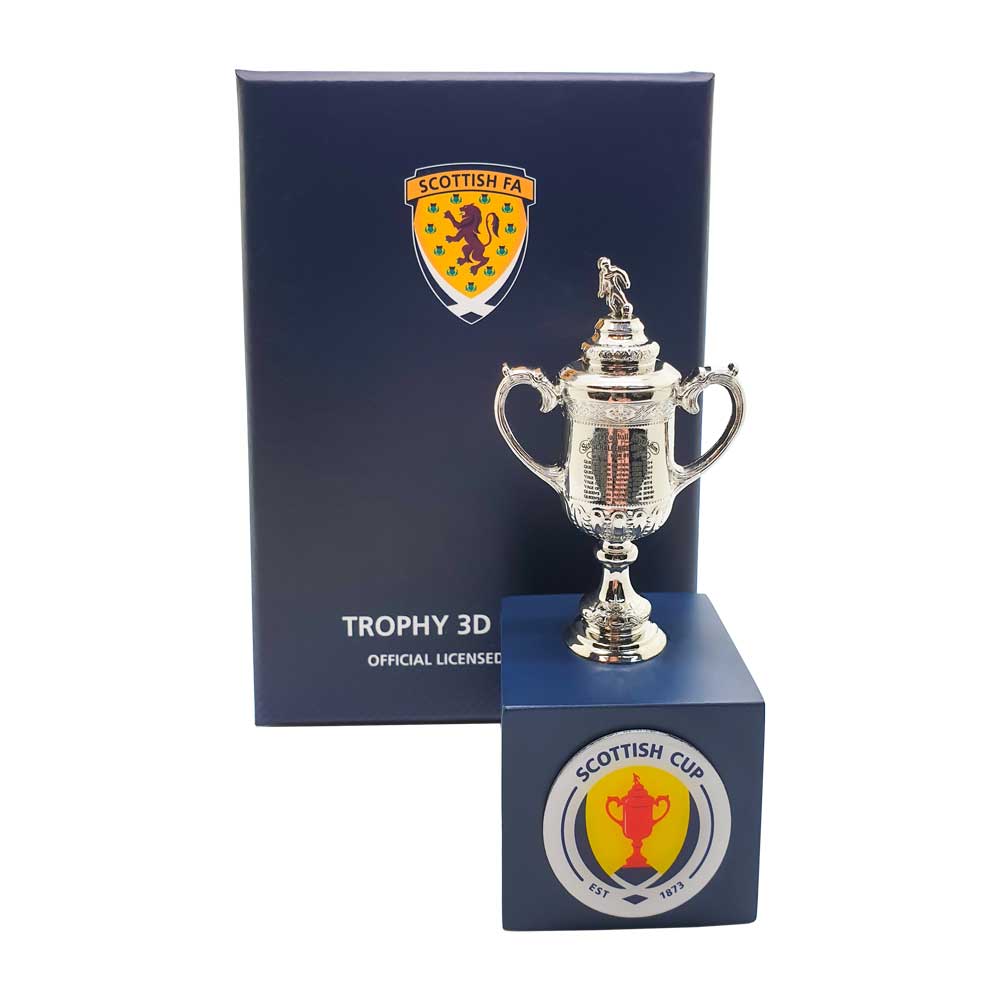 Scottish Cup – Pokal auf Holzsockel (70 mm)