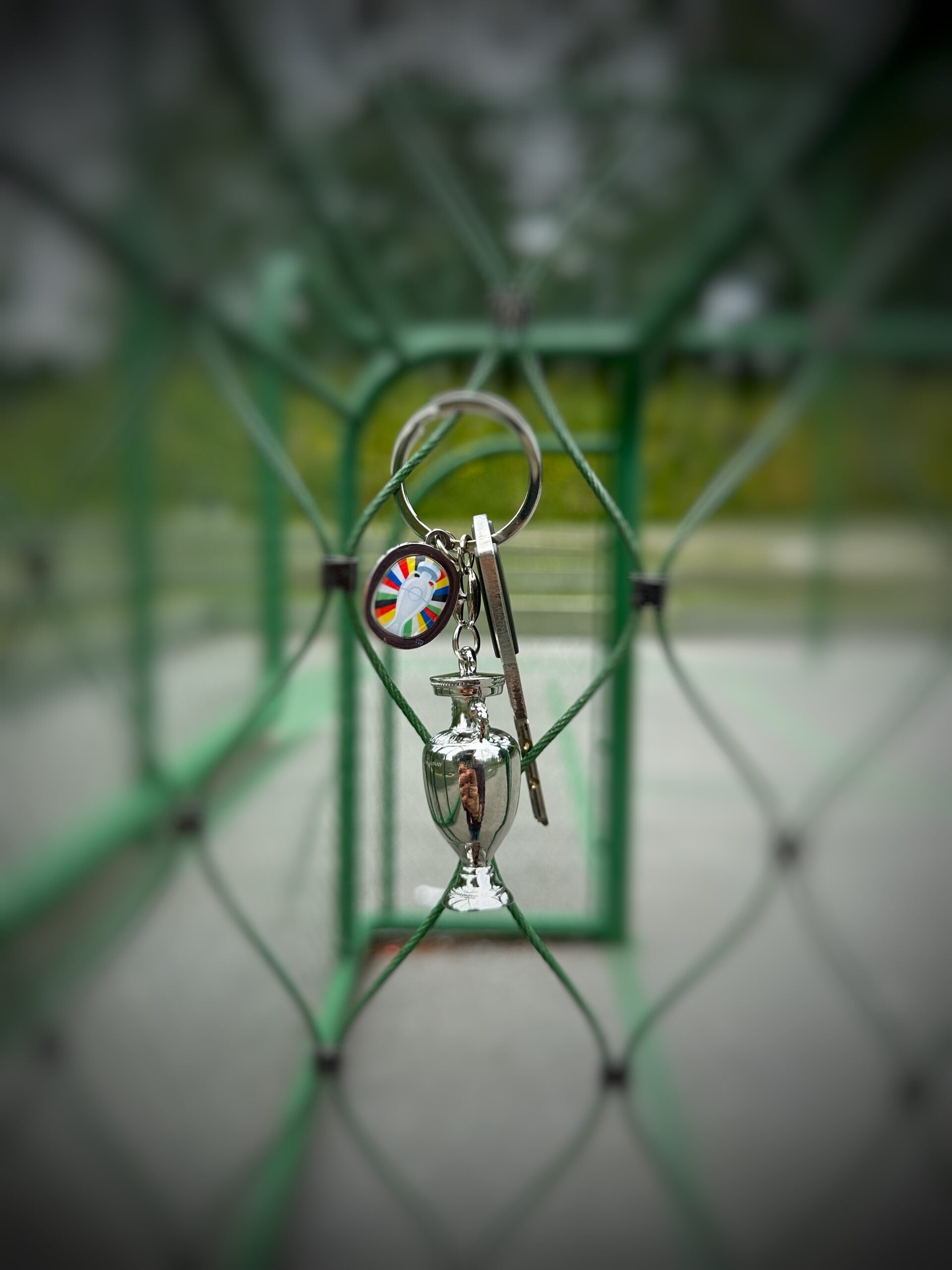 EURO 2024 - Schlüsselanhänger Pokal mit Logo-Tag