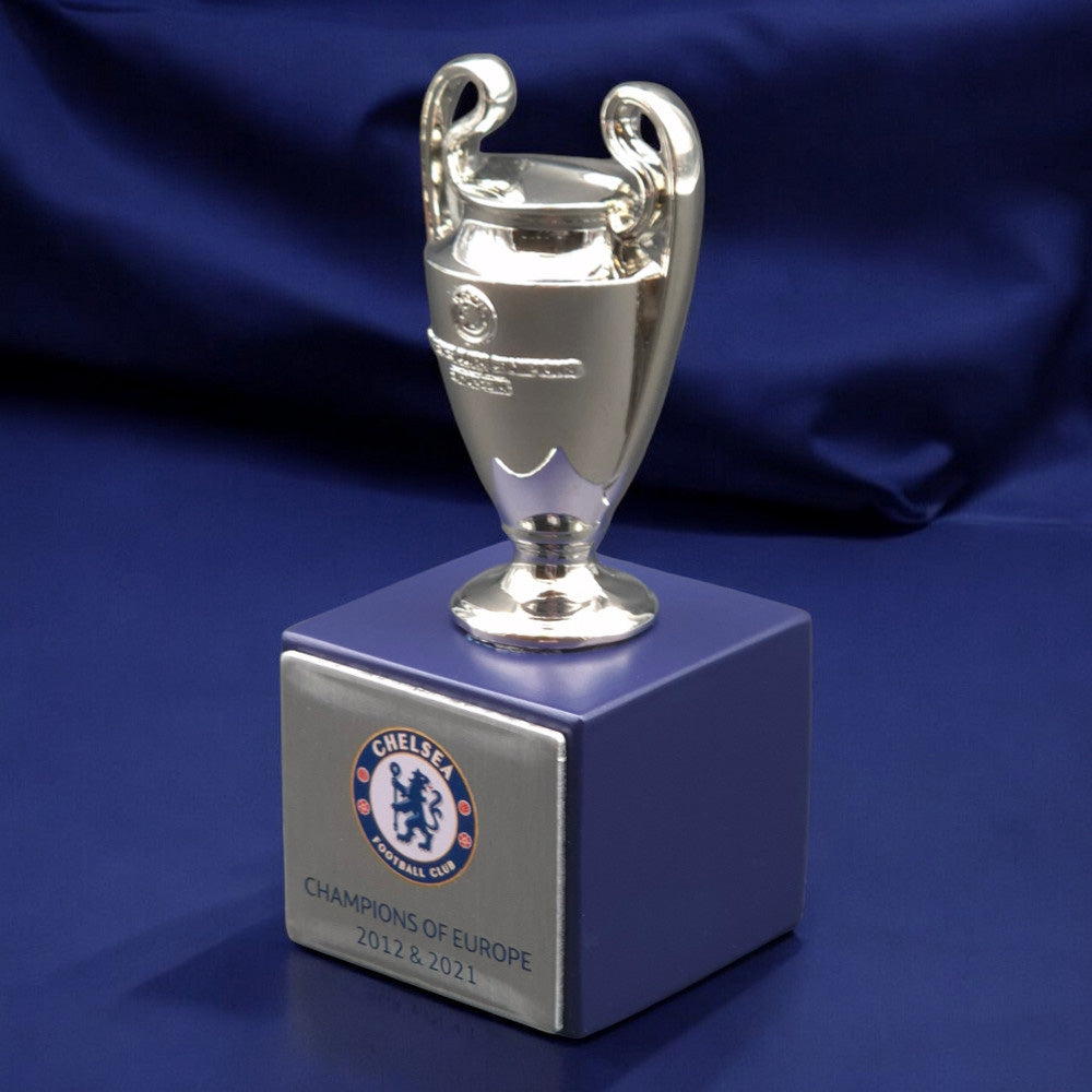 CFC - UEFA Champions League Pokal auf Holzsockel (45 mm)