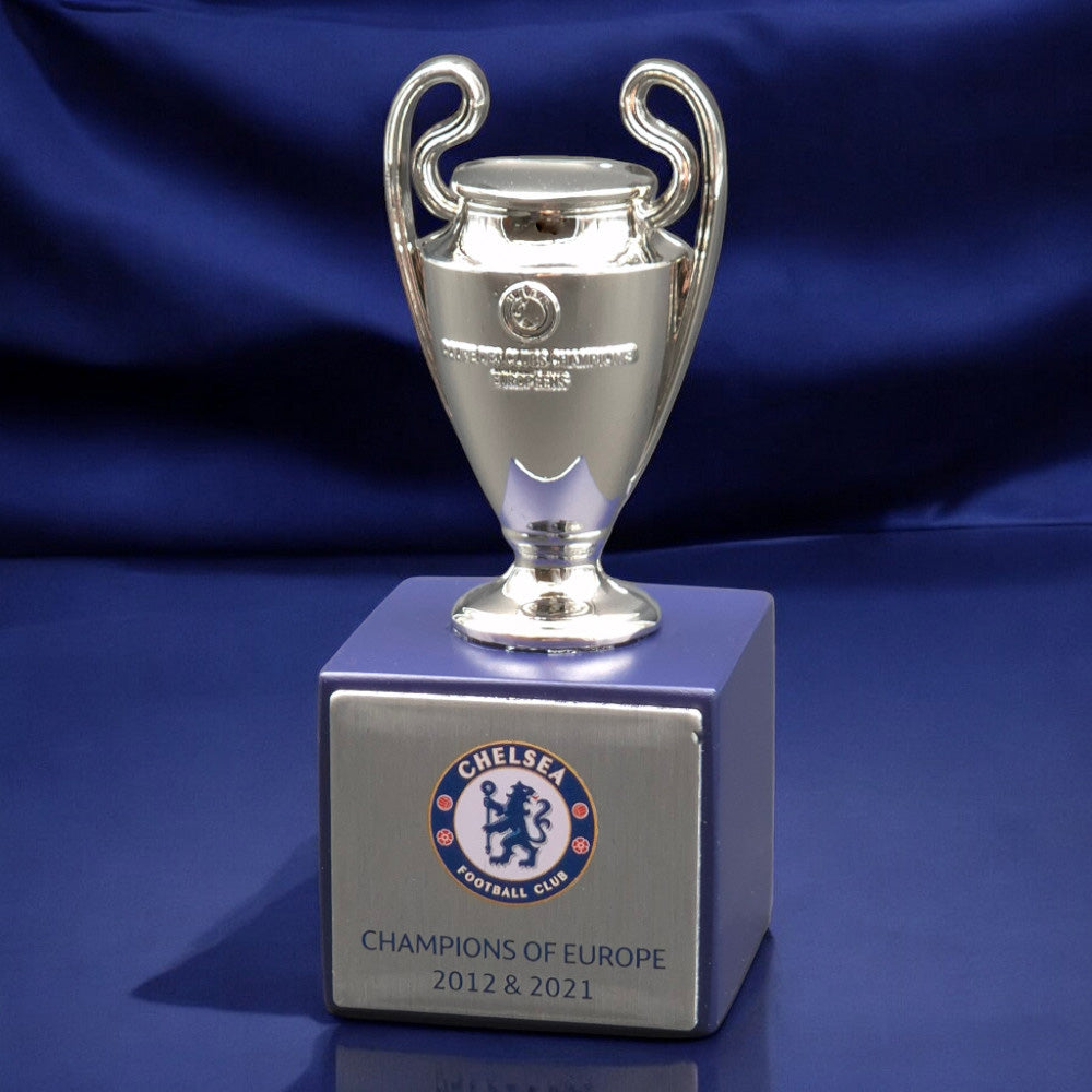 CFC - UEFA Champions League Pokal auf Holzsockel (45 mm)