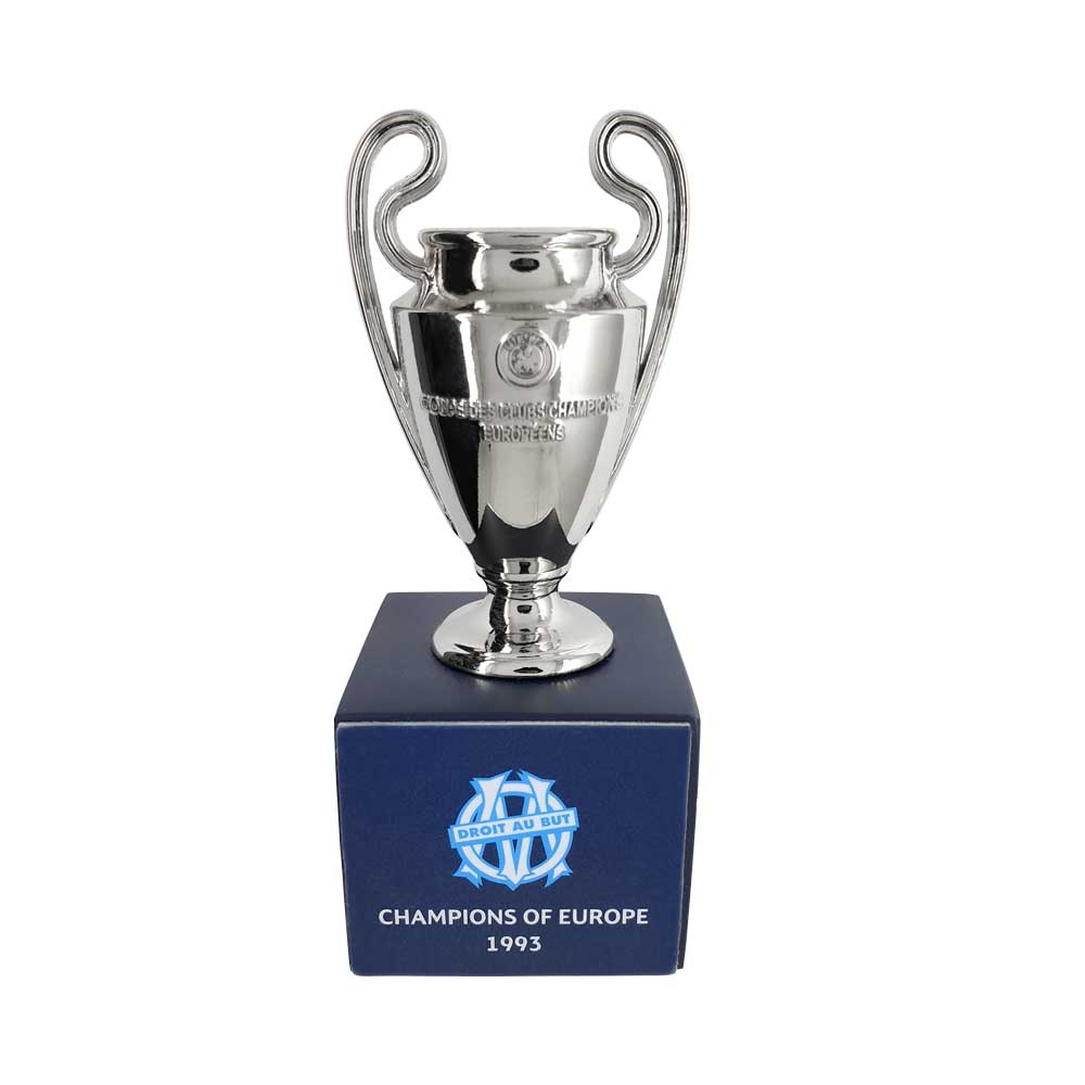 UEFA Champions League – Pokal auf OM-Holzsockel (70 mm)
