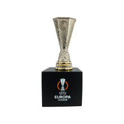 UEFA Europa League – Pokal auf Holzsockel (45 mm)