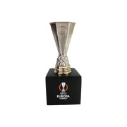 UEFA Europa League – Pokal auf Holzsockel (70 mm)