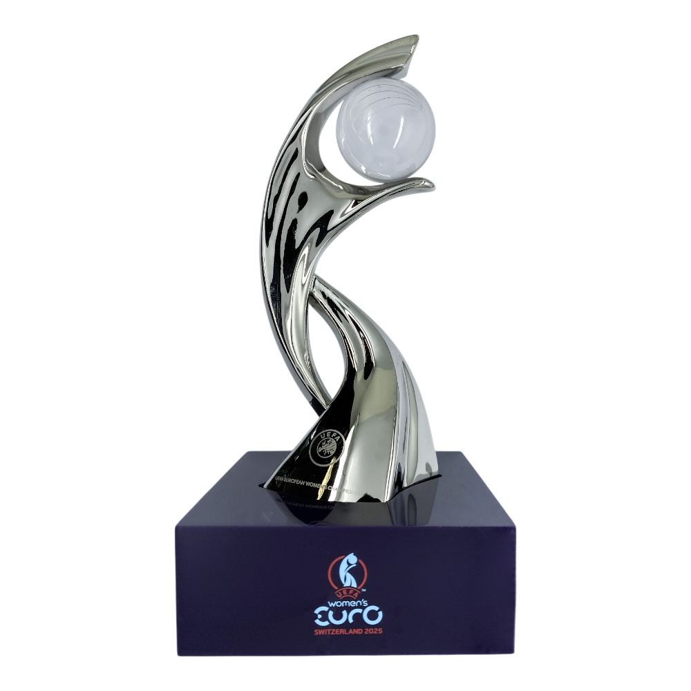 UEFA Women's EURO 2025 – Pokal auf Acrylsockel (150 mm)