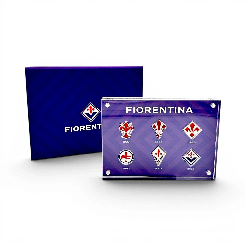 Am Ball Acrylrahmen mit historischen ACF Fiorentina Logos von 1926 bis 2022 in Lila und Weiß