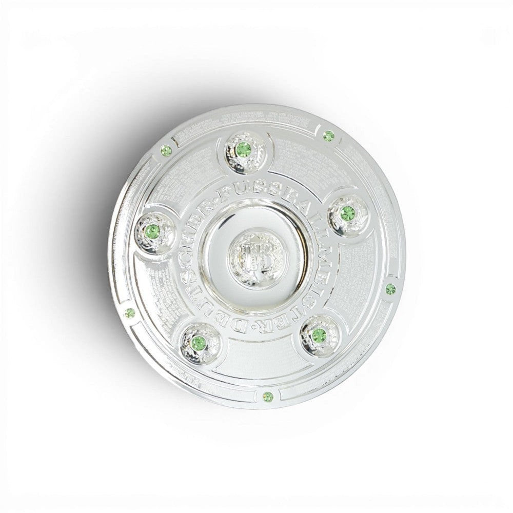Am Ball Bundesliga Meisterschale 70mm Replica Pokal aus Zamak mit grünen Steinen und Gravur der Saison 2025