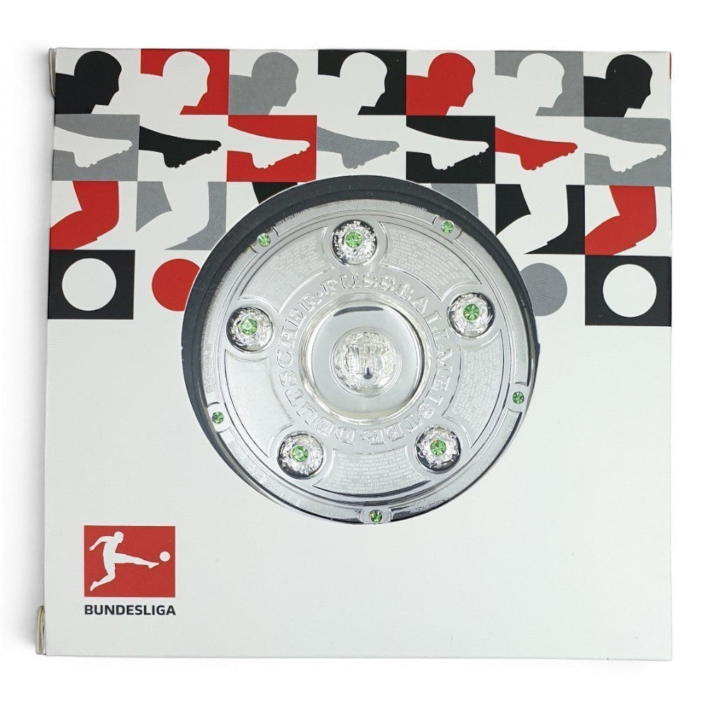 Am Ball Bundesliga Meisterschale 70mm Replica aus Zamak mit grünen Akzenten und Sockel, Saison 2025