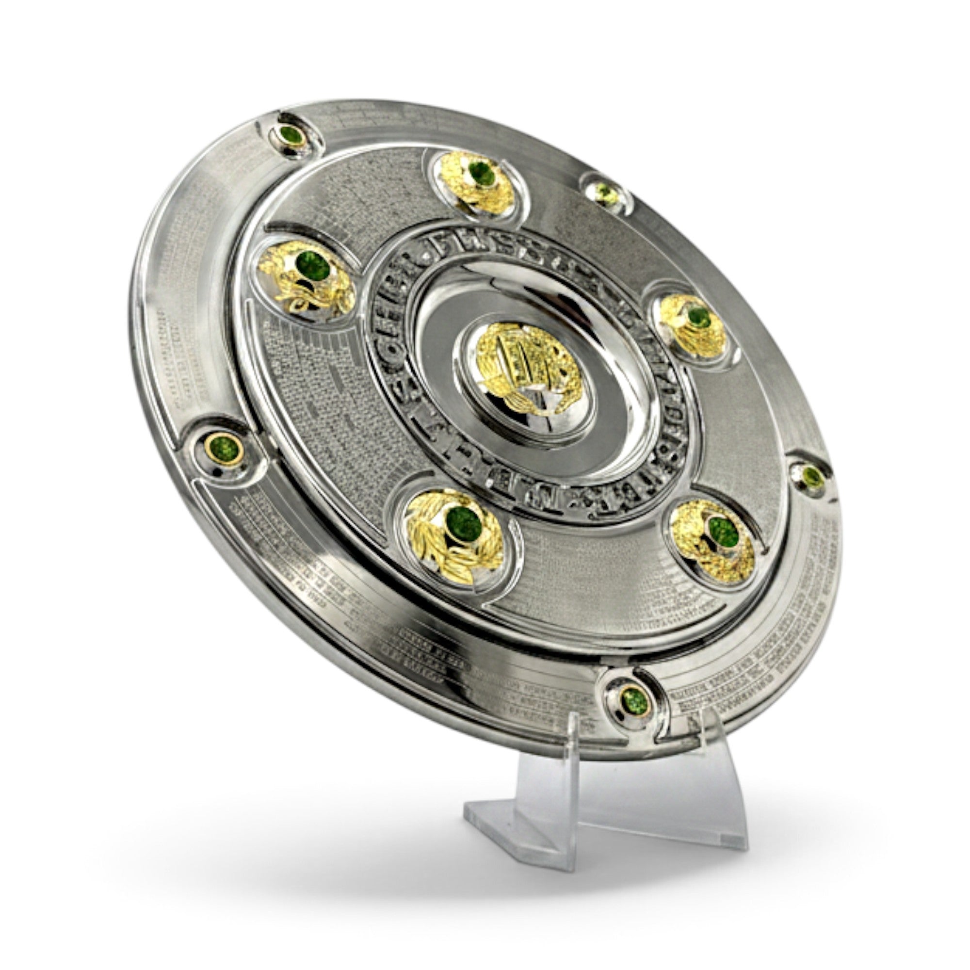 Am Ball 150mm Bundesliga Meisterschale Replik mit detaillierten Gravuren und goldenen Akzenten auf einem Ständer