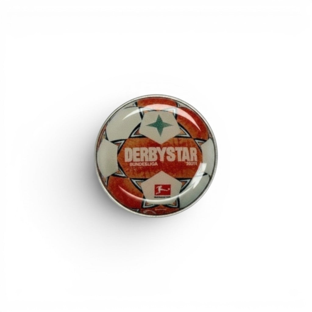 Am Ball Bundesliga Pin Badge Matchball Derbystar Brilliant APS 2021/22 aus Zamak