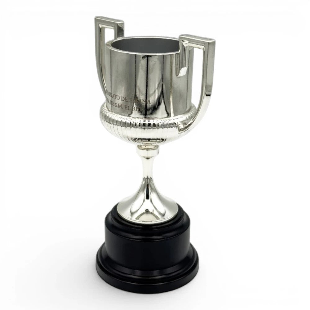 Am Ball Copa del Rey Pokal-Replik aus Zamak und Holz, 150 mm, silberfarben mit schwarzem Sockel.