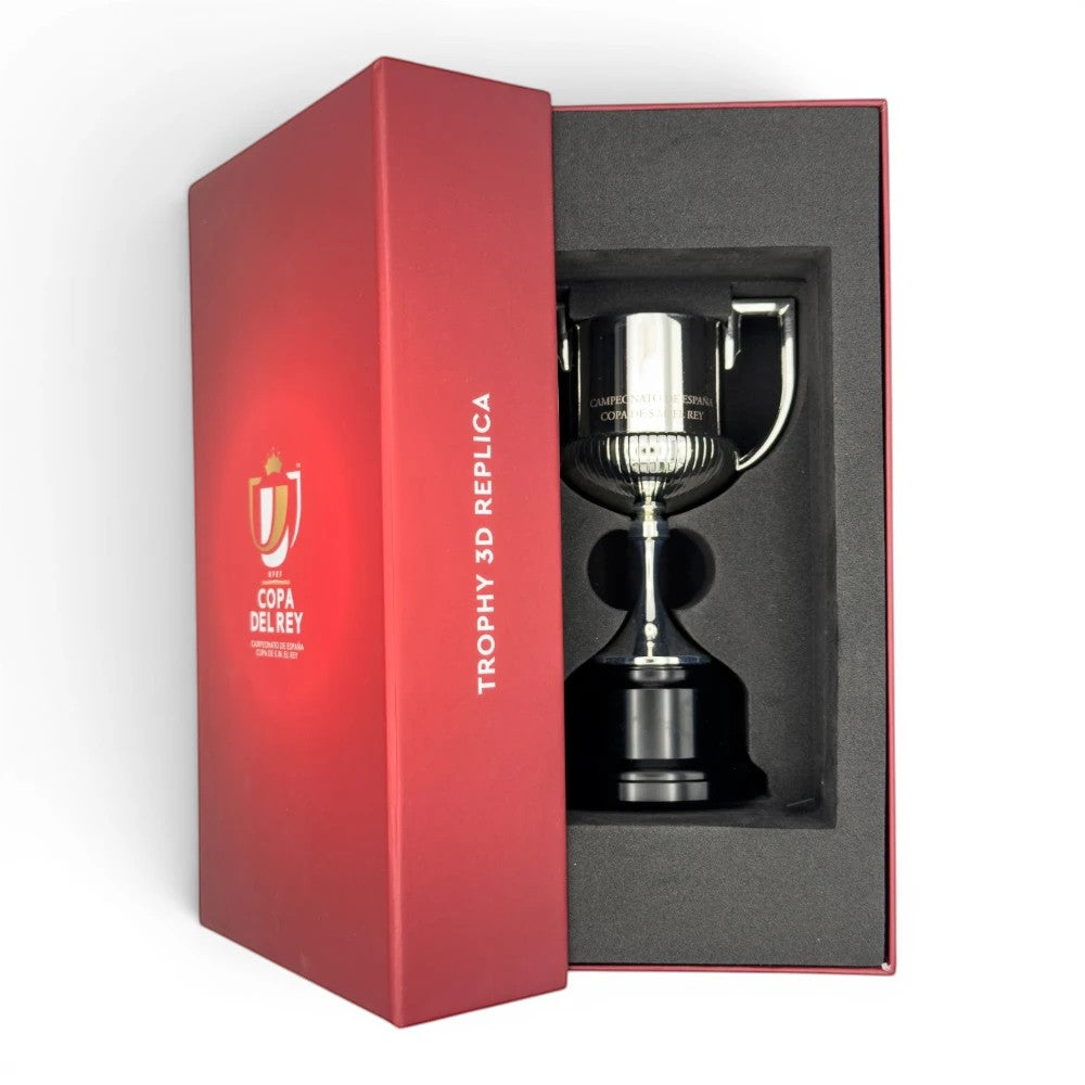 Am Ball Copa del Rey Pokal-Replik aus Zamak und Holz, 150 mm, silberfarben, auf Holzsockel, in roter Geschenkbox.
