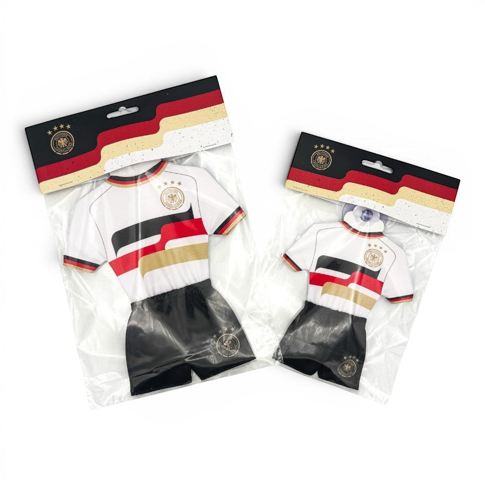 Am Ball DFB Mini-Trikot Set mit Trikot und Hose in den deutschen Nationalfarben inklusive Saugnapf zur Befestigung