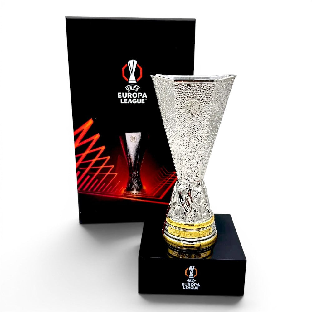Am Ball UEFA Europa League Trophäen-Replik aus Zamak auf schwarzem Acryl-Sockel, 150 mm