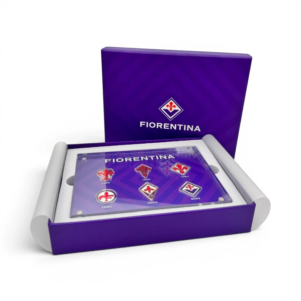 Am Ball ACF Fiorentina Acrylrahmen mit historischen Vereinslogos in violetter Geschenkbox