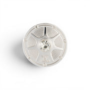 Am Ball 2. Bundesliga Meisterschale Pin-Anstecker aus Zamak mit Kristall-Detail, silberfarben