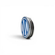 Am Ball Olympique Marseille Magnet-Pin mit blau-weißem Logo in Seitenansicht