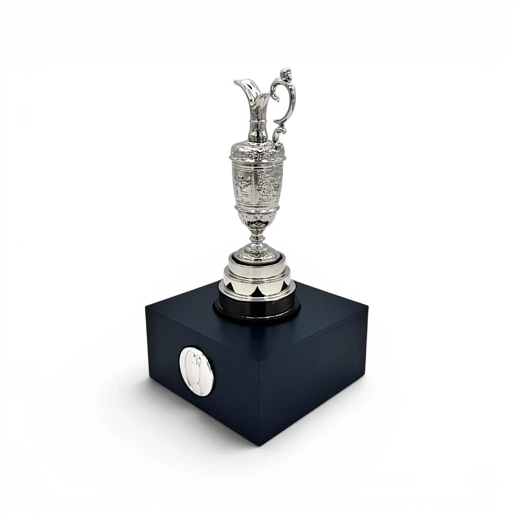 Am Ball The Open Trophy 100 mm Replik aus Silber auf einem quadratischen schwarzen Acrylsockel