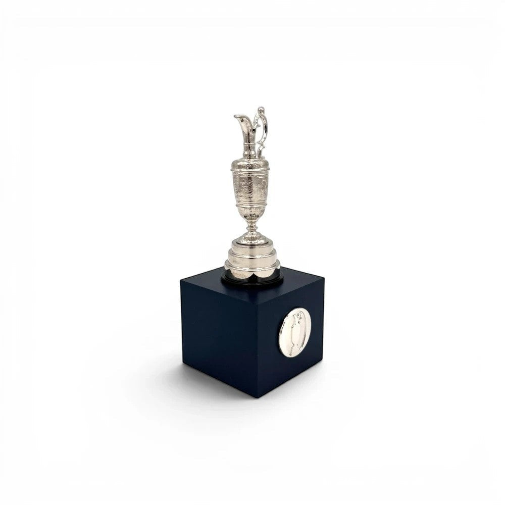 Am Ball The Open Trophy Miniatur-Nachbildung aus Silber auf einem schwarzen quadratischen Acrylsockel