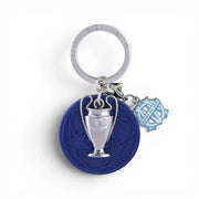 Am Ball UEFA Champions League Schlüsselanhänger mit silbernem Pokal-Anhänger und Olympique de Marseille Logo