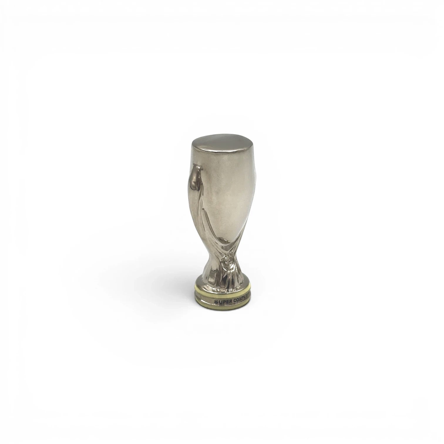 Am Ball UEFA Super Cup Trophäen-Replika aus Zamak im 45mm Format für Fußballfans und Sammler