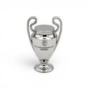 Am Ball UEFA Champions League Pokal-Replik aus Zamak, 80 mm, silberfarben, für Fußballfans.