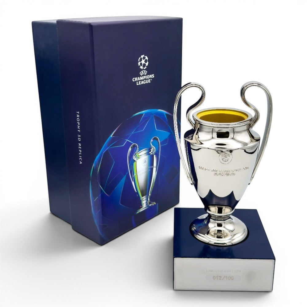 Am Ball UEFA Champions League Pokal-Replikat aus Zamak und Acryl, 150 mm, auf Sockel mit Gravur „Limited Edition“