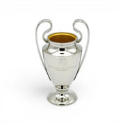 Am Ball UEFA Champions League Pokal-Replik aus Zamak, silberfarben, 100mm, detailgetreu.