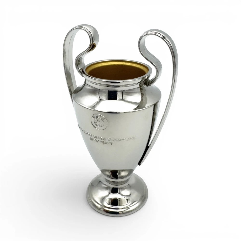 Am Ball UEFA Champions League Trophäen-Replik aus Zamak, 100mm, silberfarben, mit Henkeln und Gravur