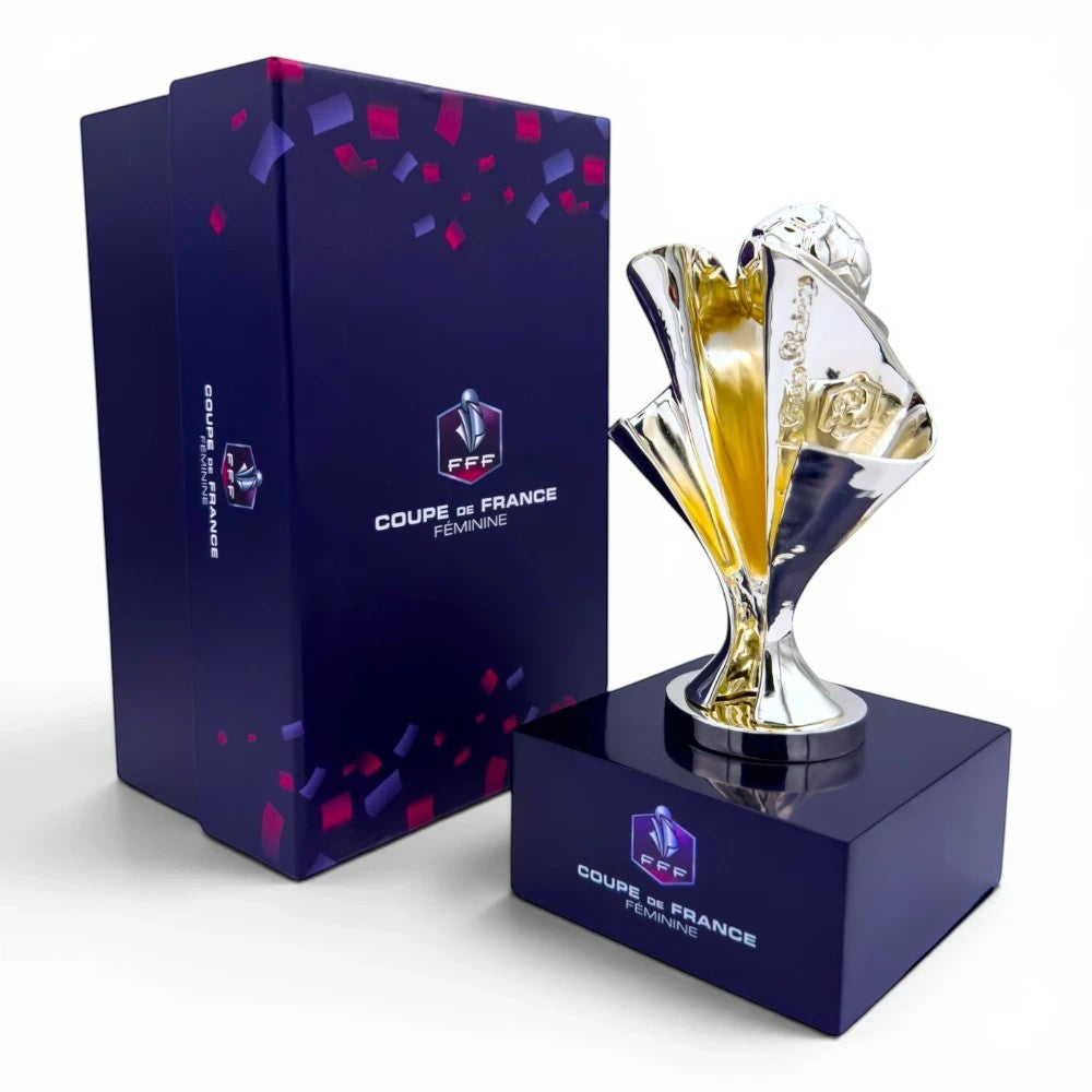 Coupe de France Féminine Trophäen-Nachbildung aus Zamak auf einem Acrylsockel mit offizieller Geschenkbox