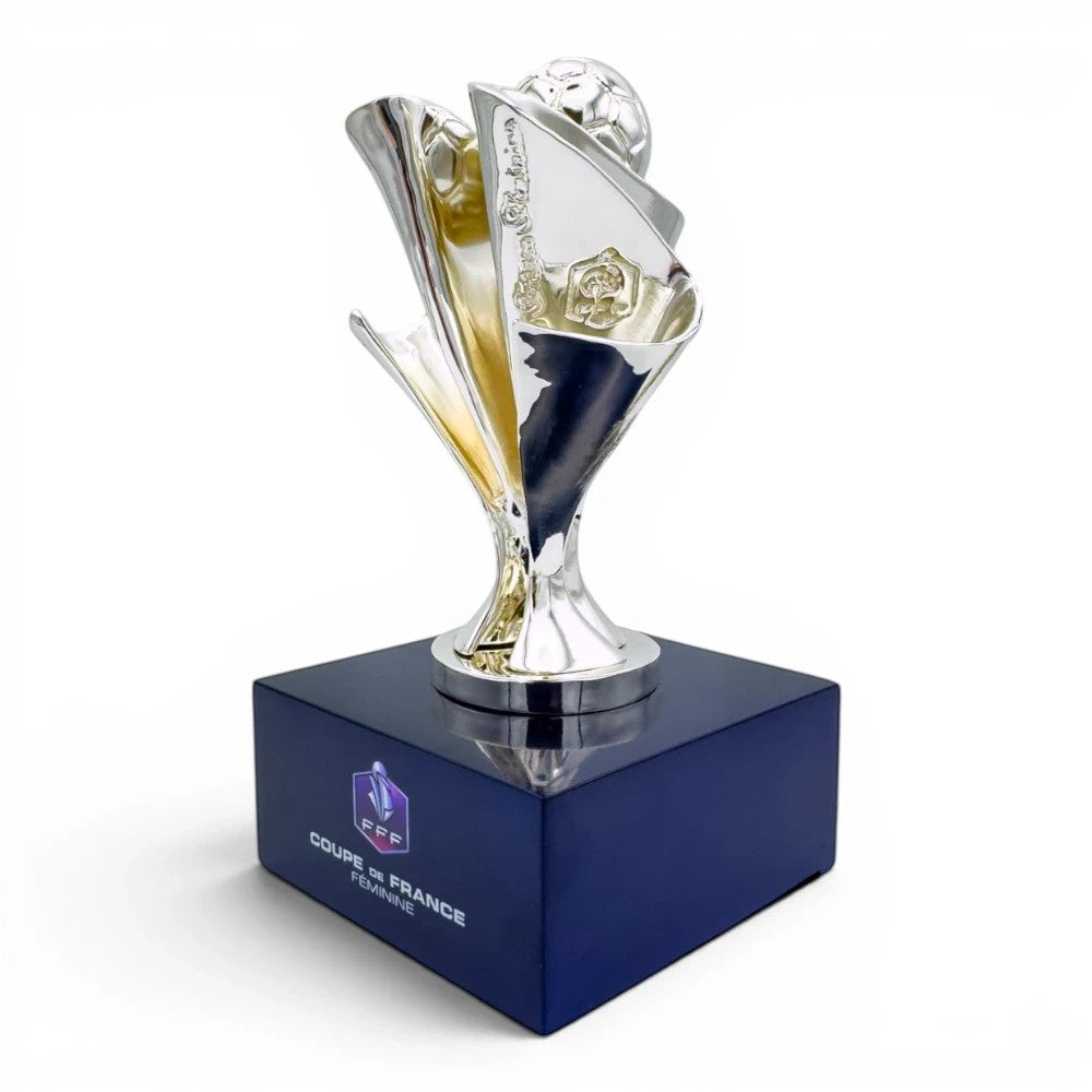 Coupe de France Féminine Trophäen-Nachbildung aus Zamak auf einem eleganten blauen Acrylsockel