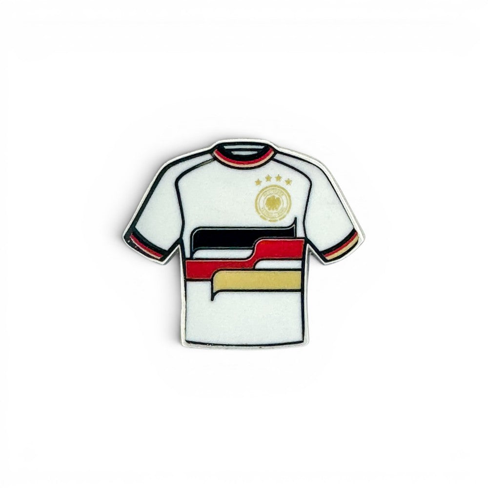 Vorderansicht eines DFB-Trikot-Ansteckpins in Weiß mit vier Sternen und dem offiziellen DFB-Logo