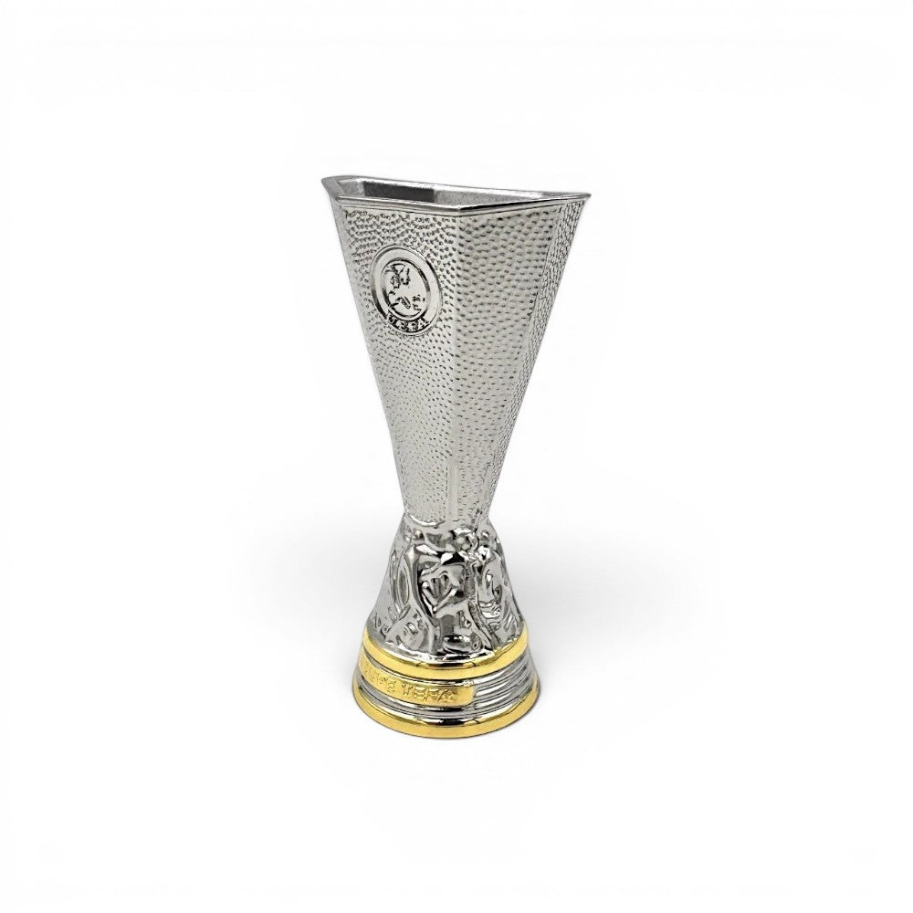 UEFA Europa League Trophäen-Nachbildung aus Zamak, 80 mm hoch, mit detaillierter silberner und goldener Optik.
