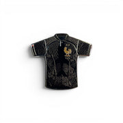 FFF Pin Badge Jersey Home 2022/23 aus Zamak und Emaille, schwarzes Fußballtrikot-Design mit goldenem Hahn.