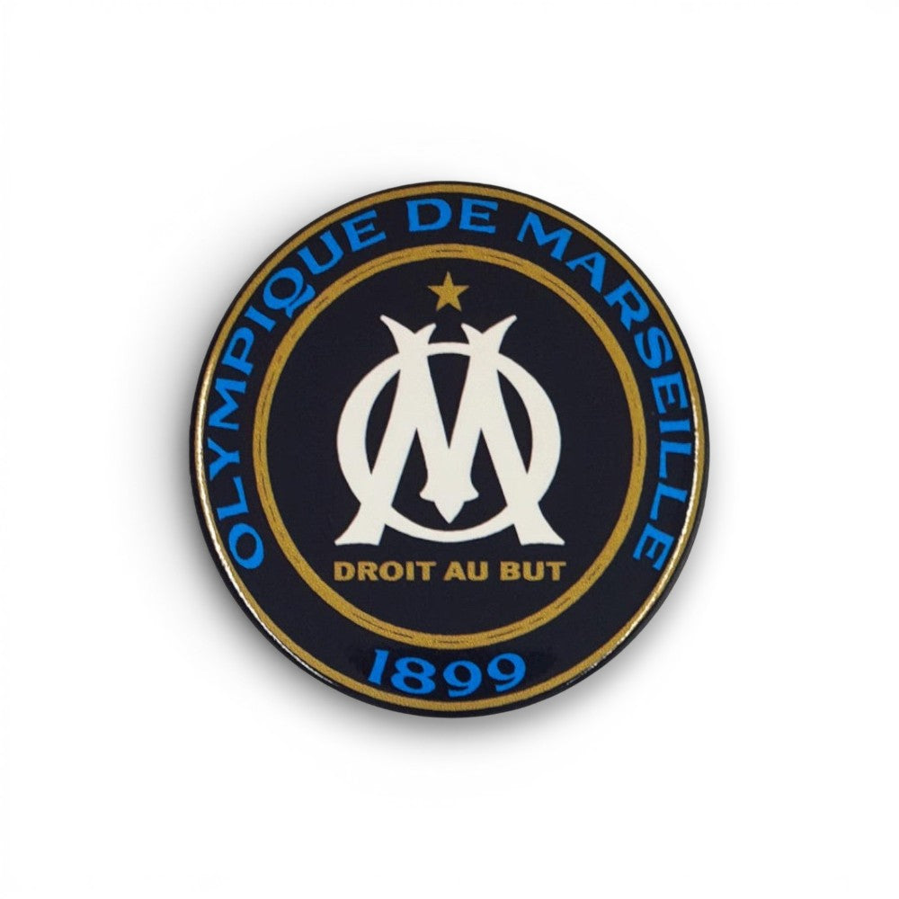 Olympique Marseille Anstecknadel in Schwarz mit blauem Logo und Schriftzug 1899 aus Zamac