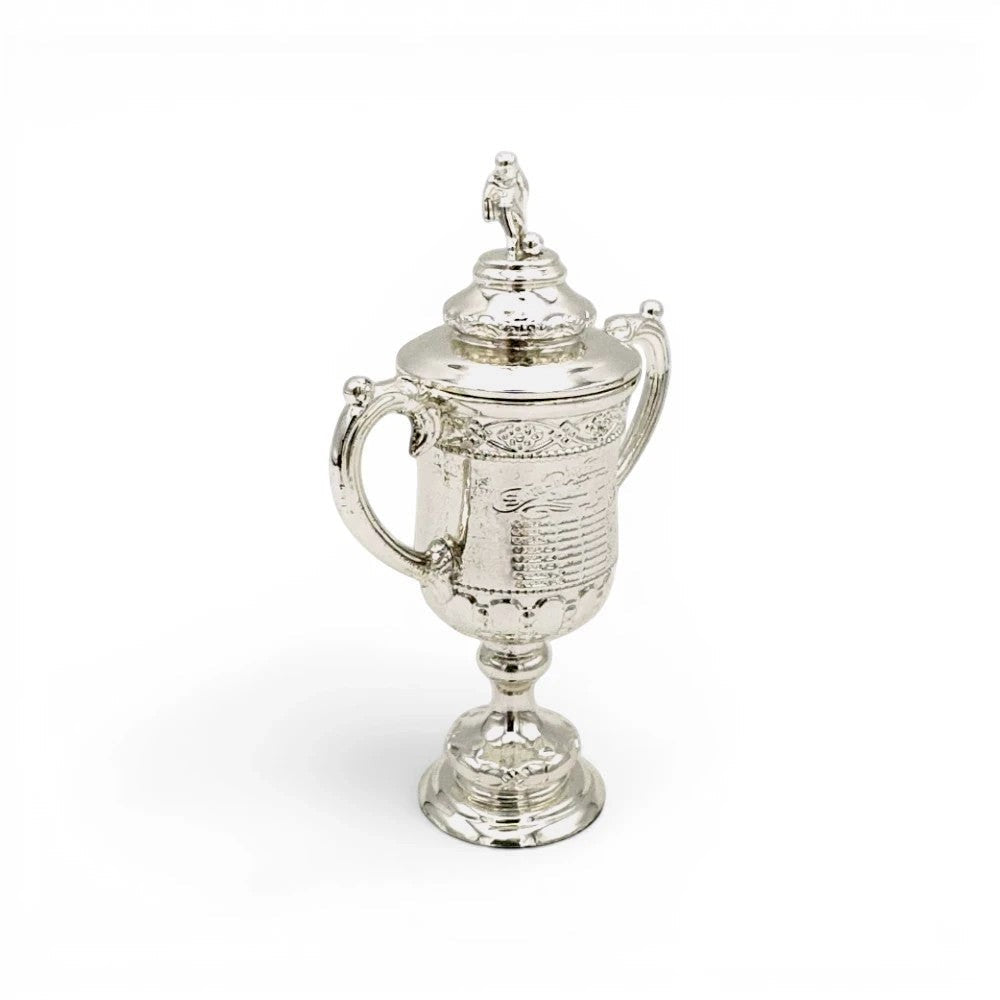 100 mm Scottish Cup Trophäen-Nachbildung aus silberfarbenem Zamak mit detaillierten Gravuren