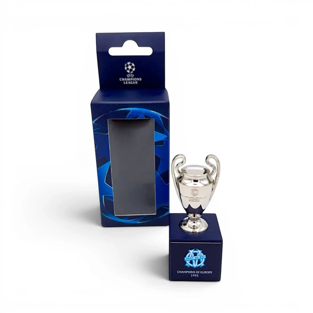 UEFA Champions League Pokal-Replik aus Zamak auf einem hölzernen Olympique de Marseille Sockel mit Verpackung
