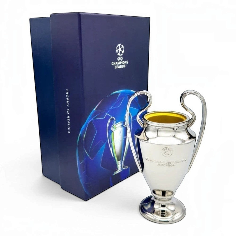 UEFA Champions League Pokal-Nachbildung aus Zamak, 150 mm, silberfarben, mit gelber Innenseite.