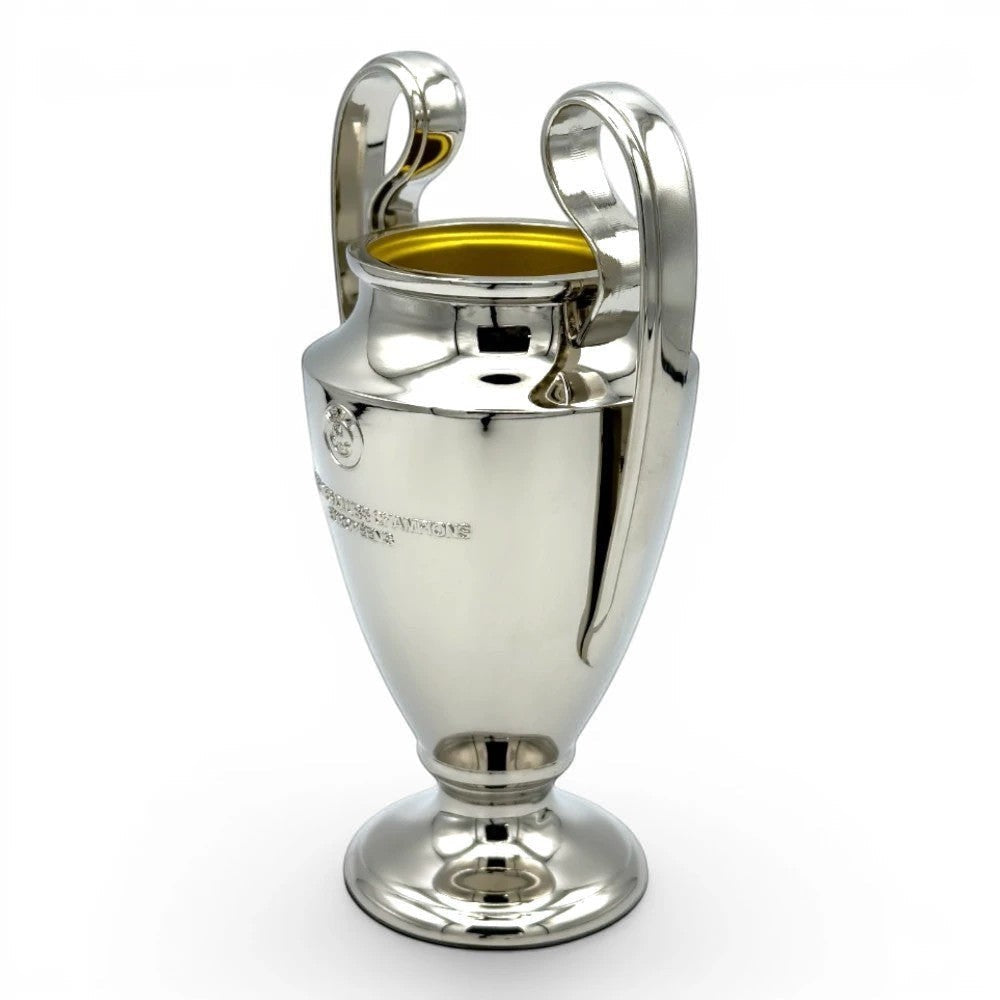 UEFA Champions League Trophäen-Nachbildung aus Zamak, 150 mm, silberfarben, mit Henkeln und goldfarbenem Innenraum.