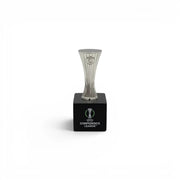 UEFA Europa Conference League Trophäen-Nachbildung aus Zamak auf einem schwarzen Holzsockel (4,5 cm)