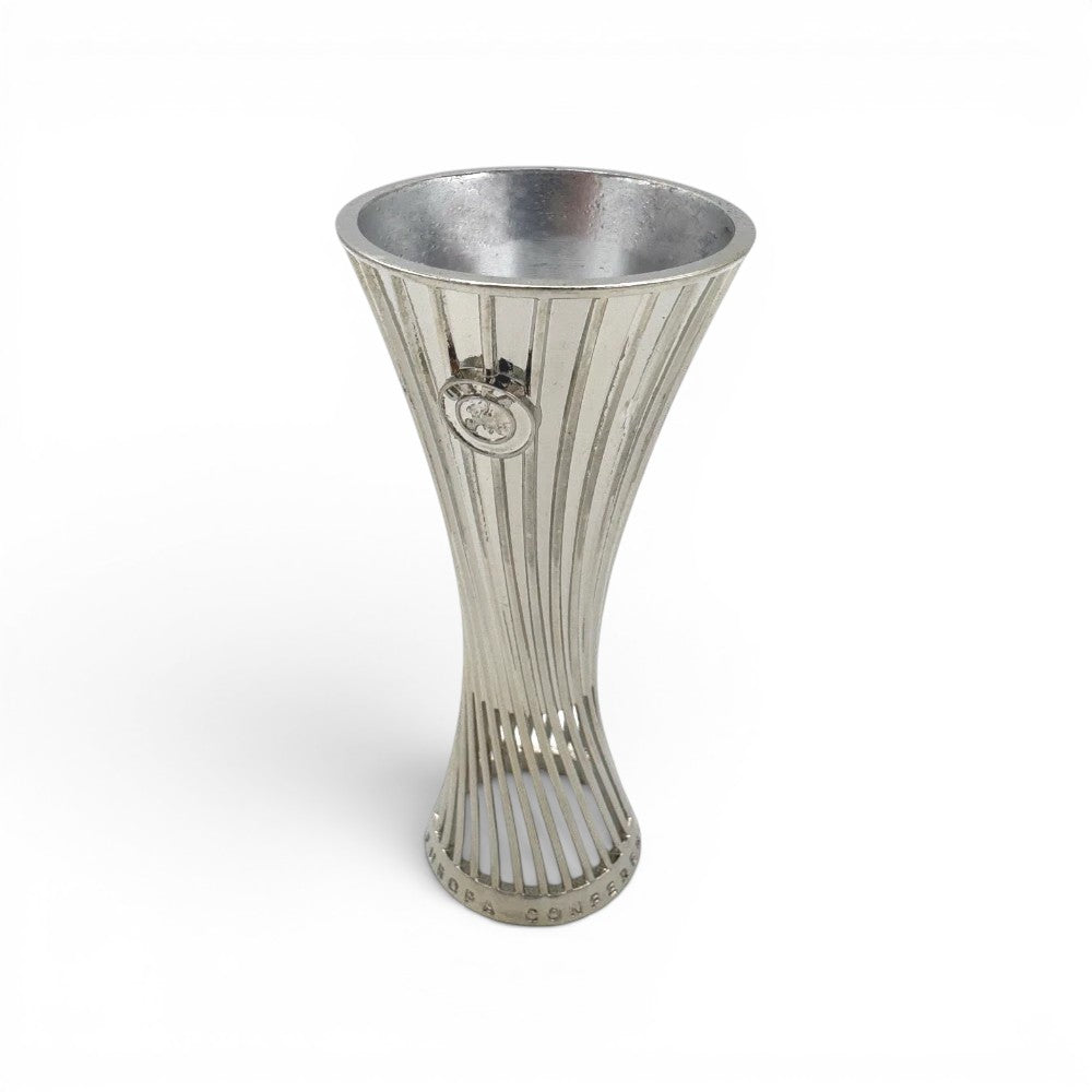 UEFA Europa Conference League Trophäe Replika aus Zamak, 100 mm hoch, silberfarbenes Design