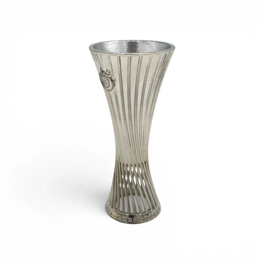 UEFA Europa Conference League Trophäen-Nachbildung aus silberfarbenem Zamak, 100 mm hoch.