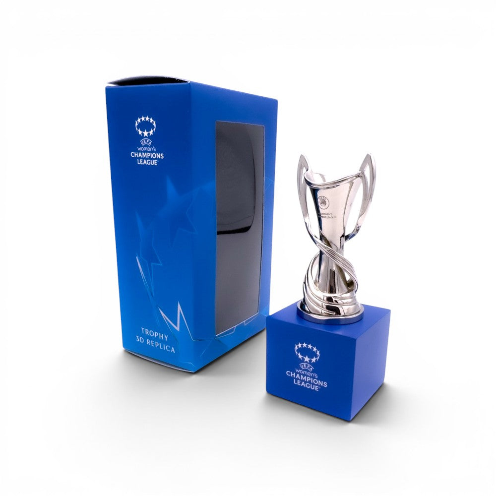 3D-Replika der UEFA Women’s Champions League Trophäe, 70 mm hoch auf blauem Sockel mit Geschenkbox.